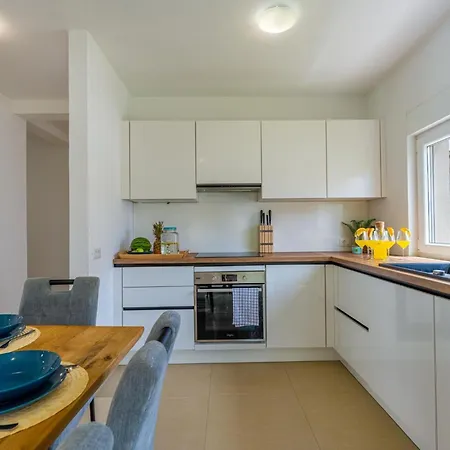 4 Schlafzimmer- 3 Badezimmer- Kueche- Wohnzimmer- Privater Pool- Grill By Interhome Feriehus