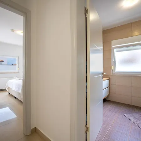 4 Schlafzimmer- 3 Badezimmer- Kueche- Wohnzimmer- Privater Pool- Grill By Interhome Vodnjan
