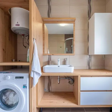 4 Schlafzimmer- 3 Badezimmer- Kueche- Wohnzimmer- Privater Pool- Grill By Interhome * Vodnjan