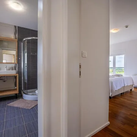 4 Schlafzimmer- 3 Badezimmer- Kueche- Wohnzimmer- Privater Pool- Grill By Interhome * Vodnjan