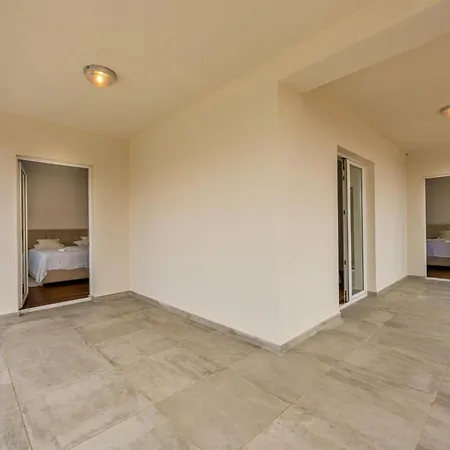 4 Schlafzimmer- 3 Badezimmer- Kueche- Wohnzimmer- Privater Pool- Grill By Interhome Feriehus Vodnjan