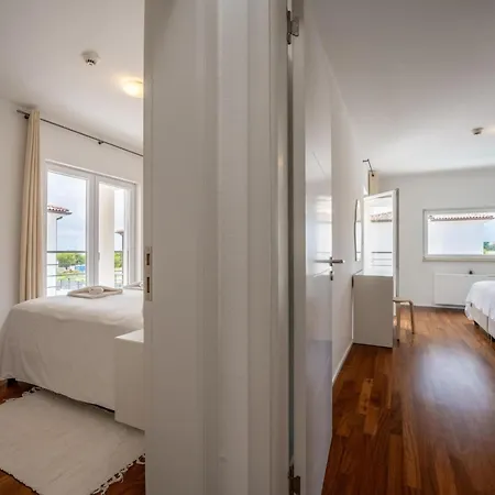 4 Schlafzimmer- 3 Badezimmer- Kueche- Wohnzimmer- Privater Pool- Grill By Interhome Vodnjan
