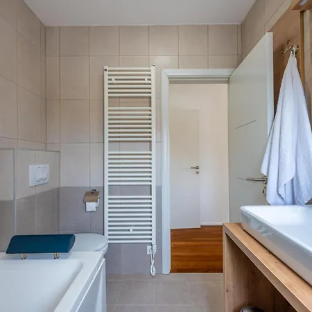 Feriehus 4 Schlafzimmer- 3 Badezimmer- Kueche- Wohnzimmer- Privater Pool- Grill By Interhome Vodnjan
